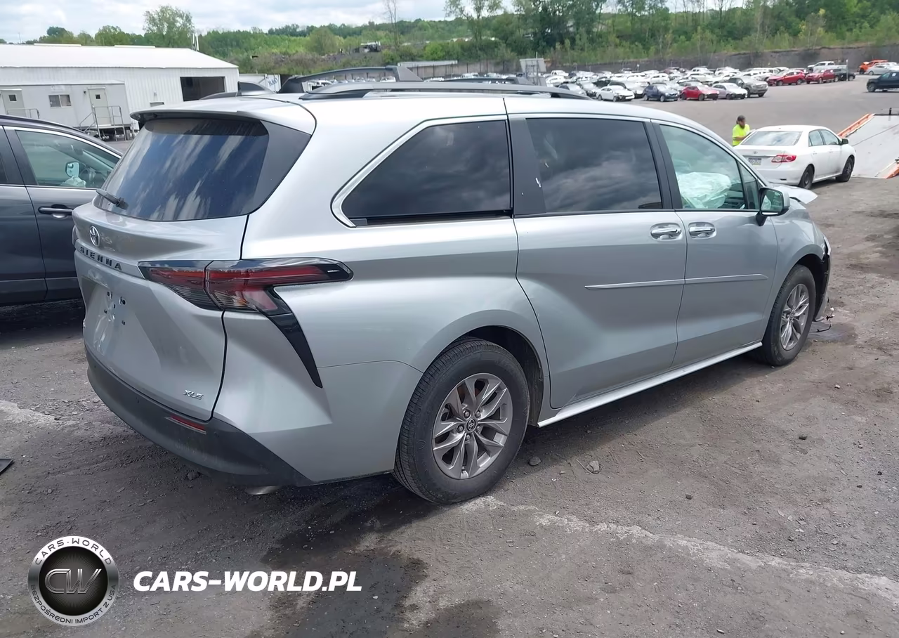 2025 Toyota Sienna Xle VIN:5TDJSKFCXSS197965 - 4