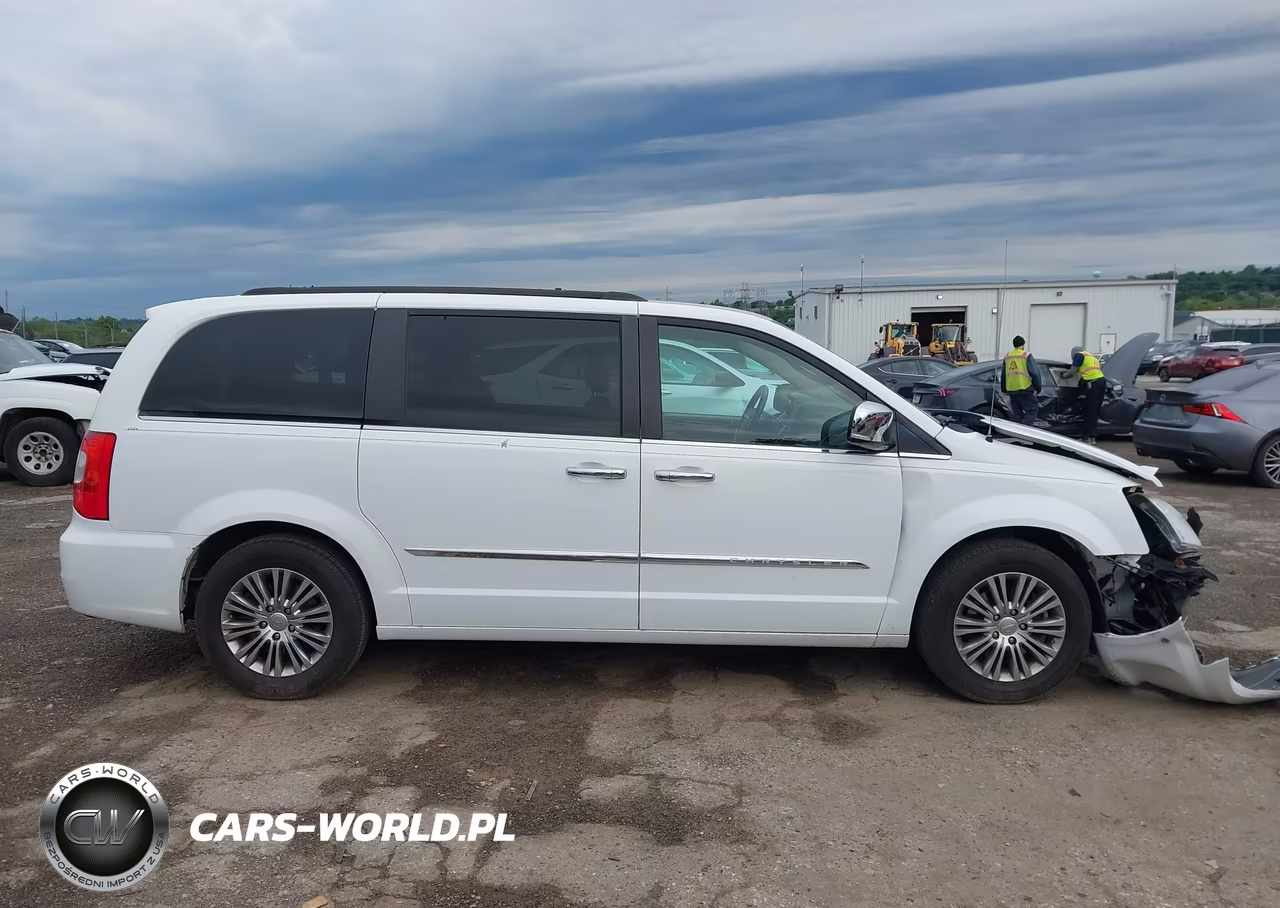 2014 Chrysler Town & Country Touring-L VIN:2C4RC1CG9ER168732 - 13