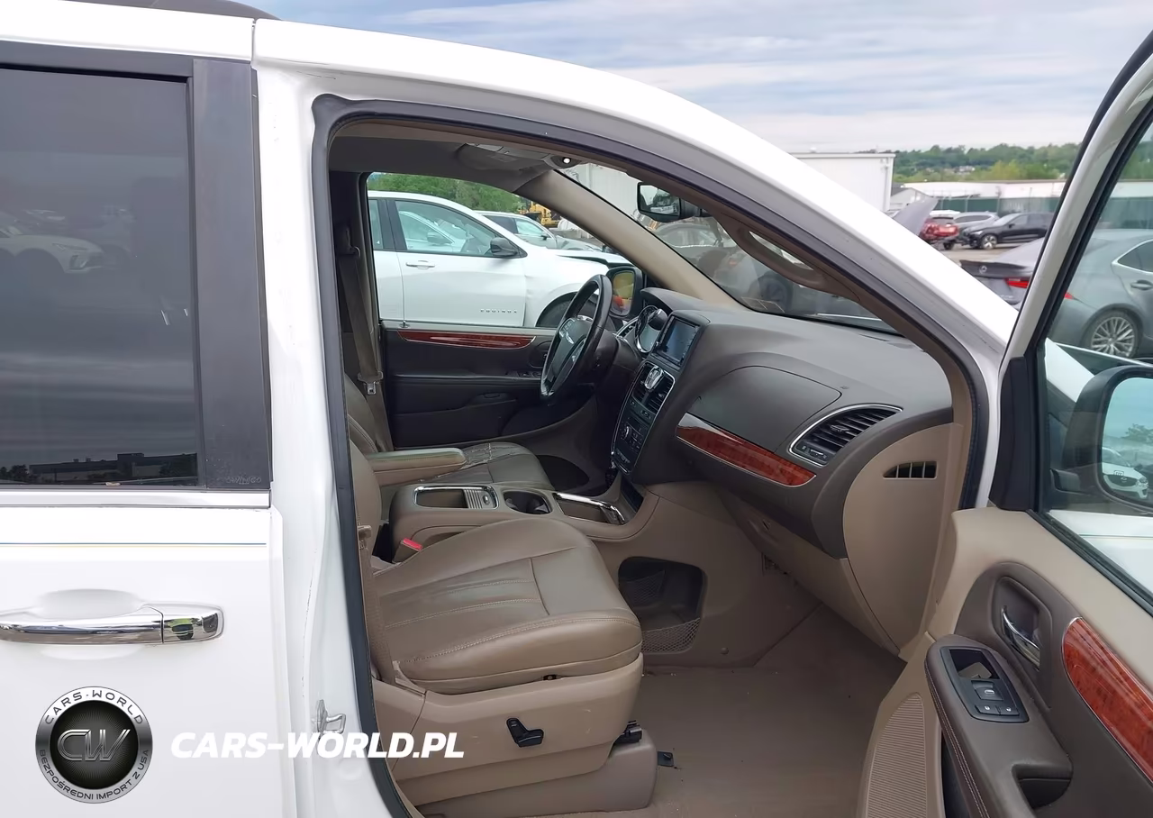 2014 Chrysler Town & Country Touring-L VIN:2C4RC1CG9ER168732 - 5