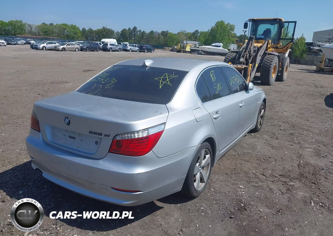 2008 BMW 528Xi VIN:WBANV13528CZ56785 - 4