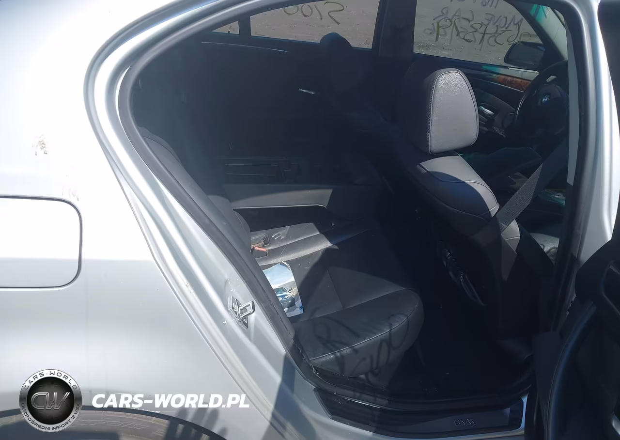 2008 BMW 528Xi VIN:WBANV13528CZ56785 - 8