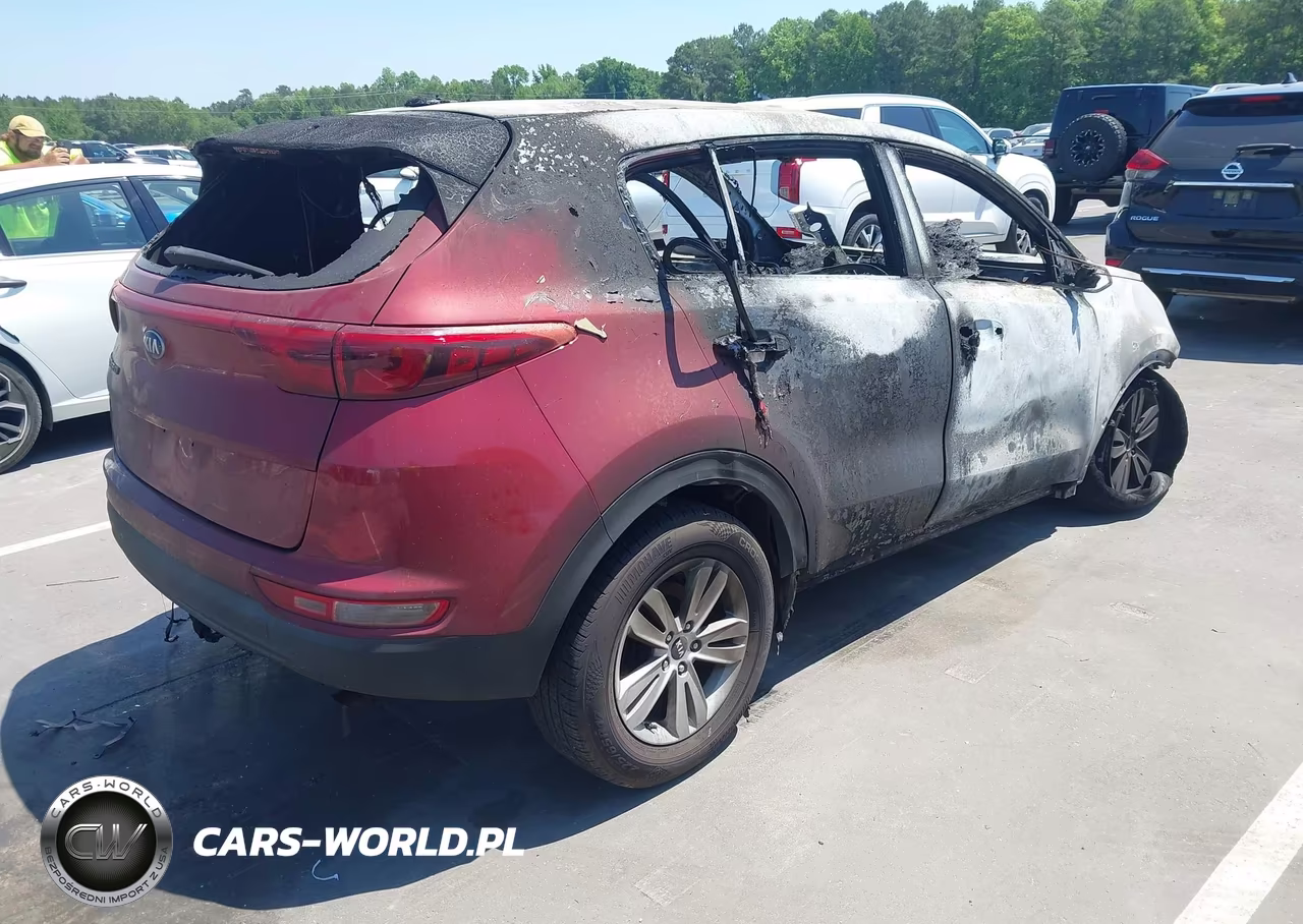 2018 Kia Sportage Lx VIN:KNDPM3ACXJ7311215 - 4