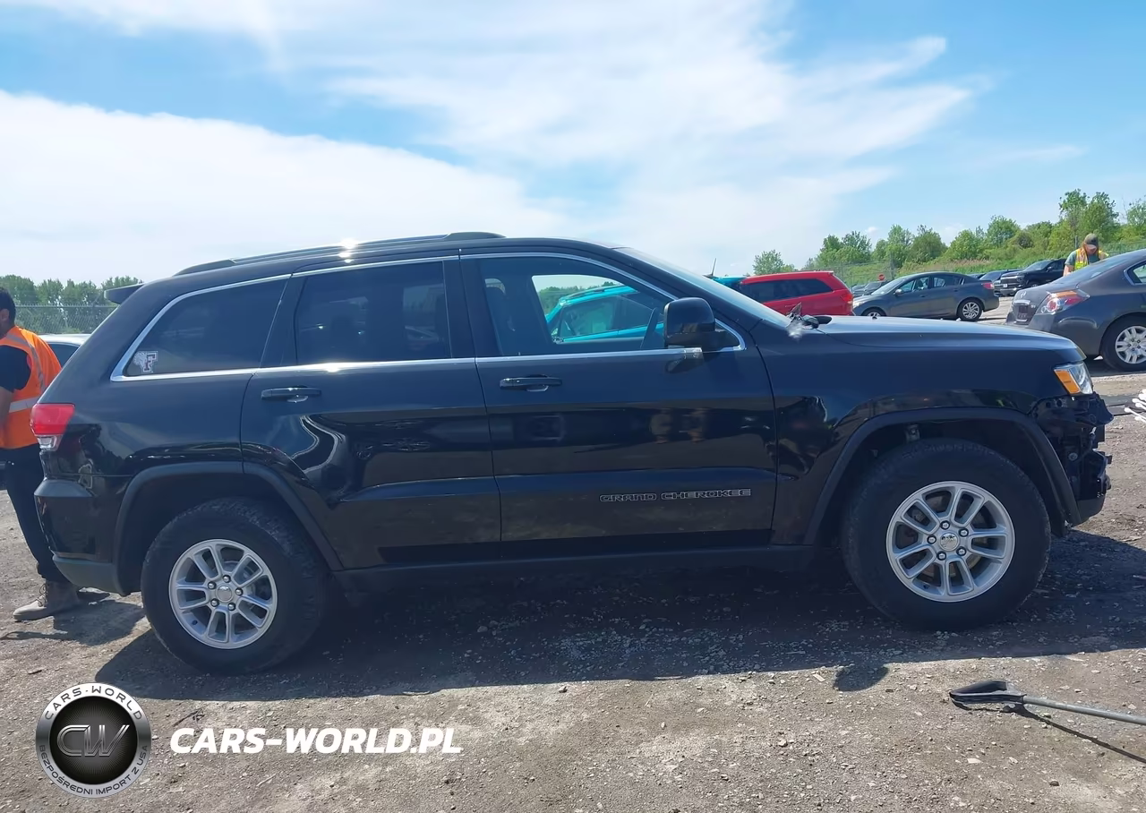 2018 Jeep Grand Cherokee Laredo E 4X4 VIN:1C4RJFAG4JC374937 - 14