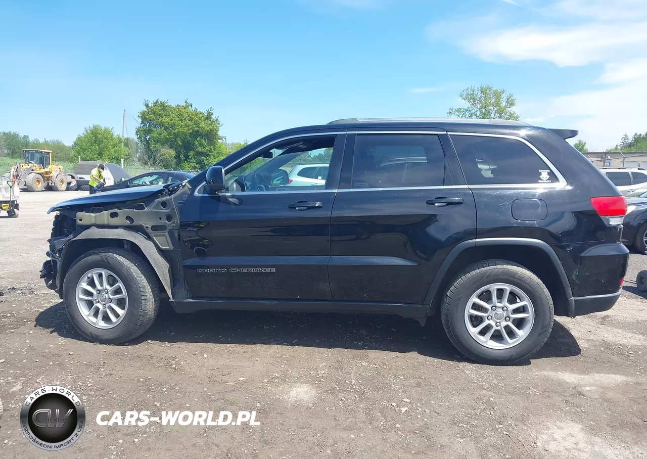 2018 Jeep Grand Cherokee Laredo E 4X4 VIN:1C4RJFAG4JC374937 - 15