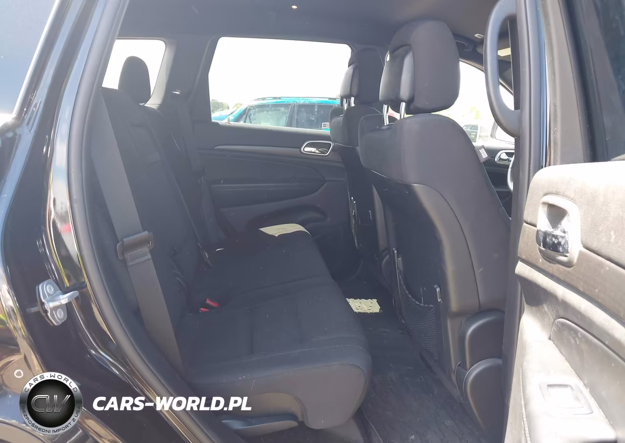 2018 Jeep Grand Cherokee Laredo E 4X4 VIN:1C4RJFAG4JC374937 - 8