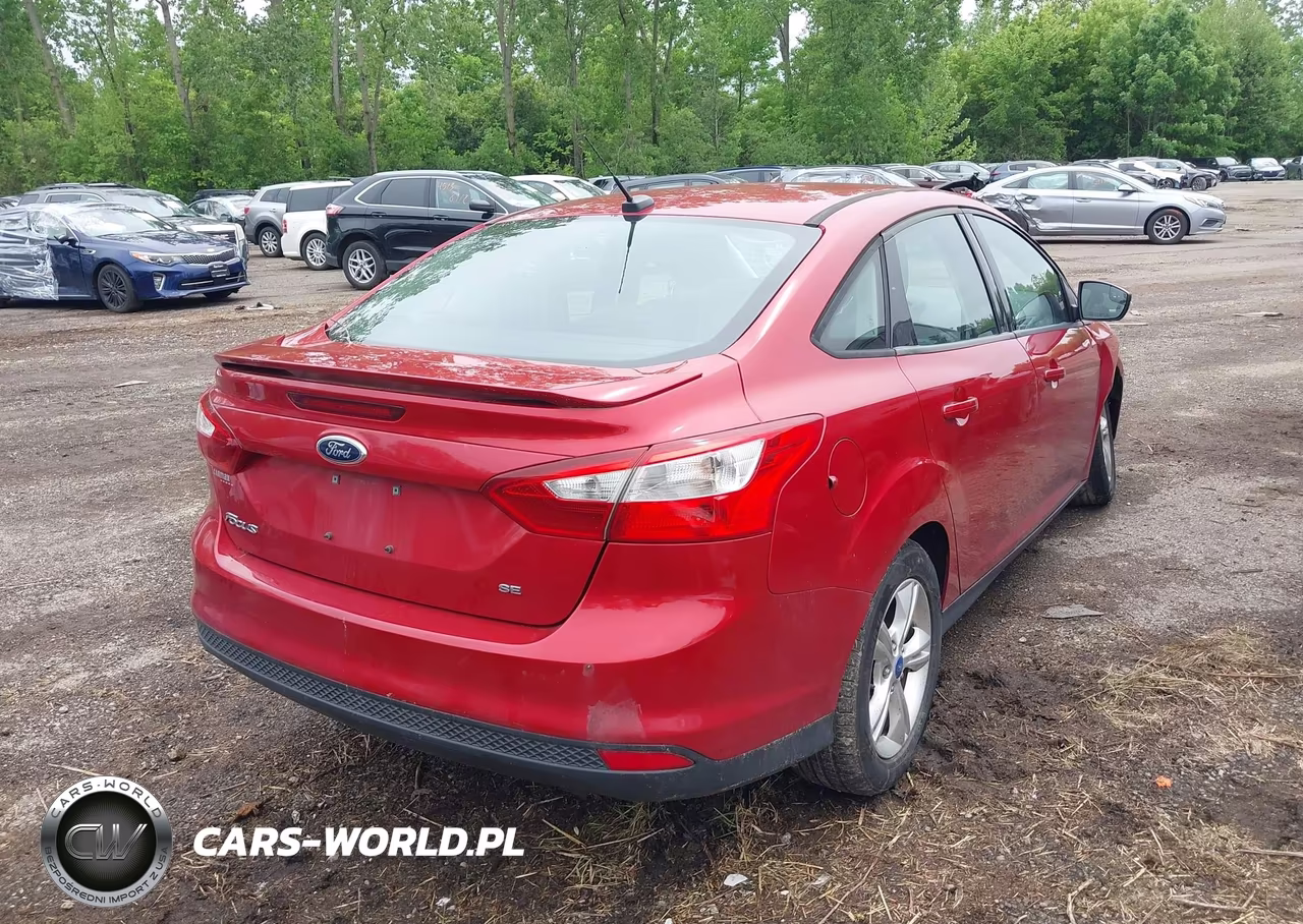 2012 Ford Focus Se VIN:1FAHP3F27CL362733 - 4