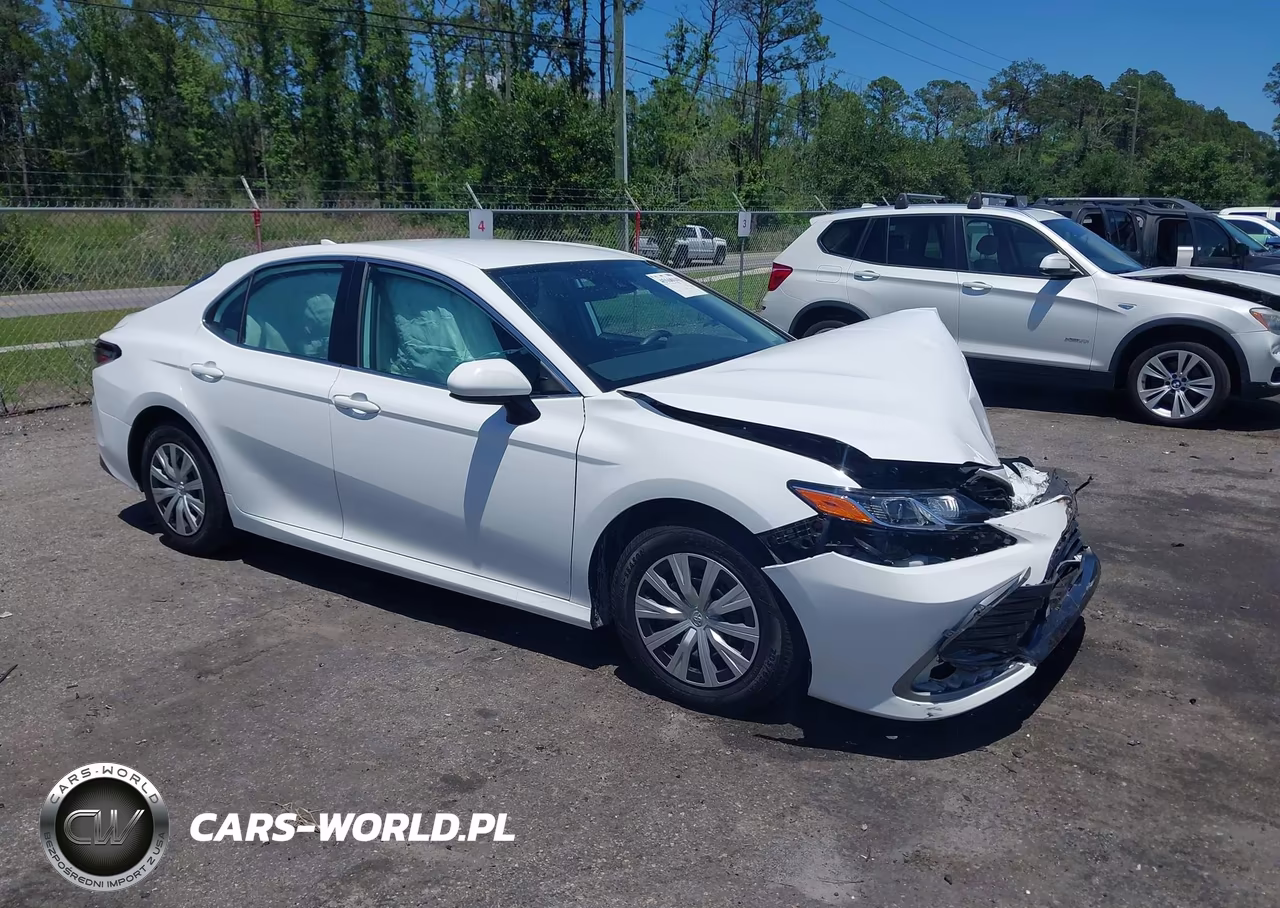 2022 Toyota Camry Le Hybrid – zdjęcie 1 z 16