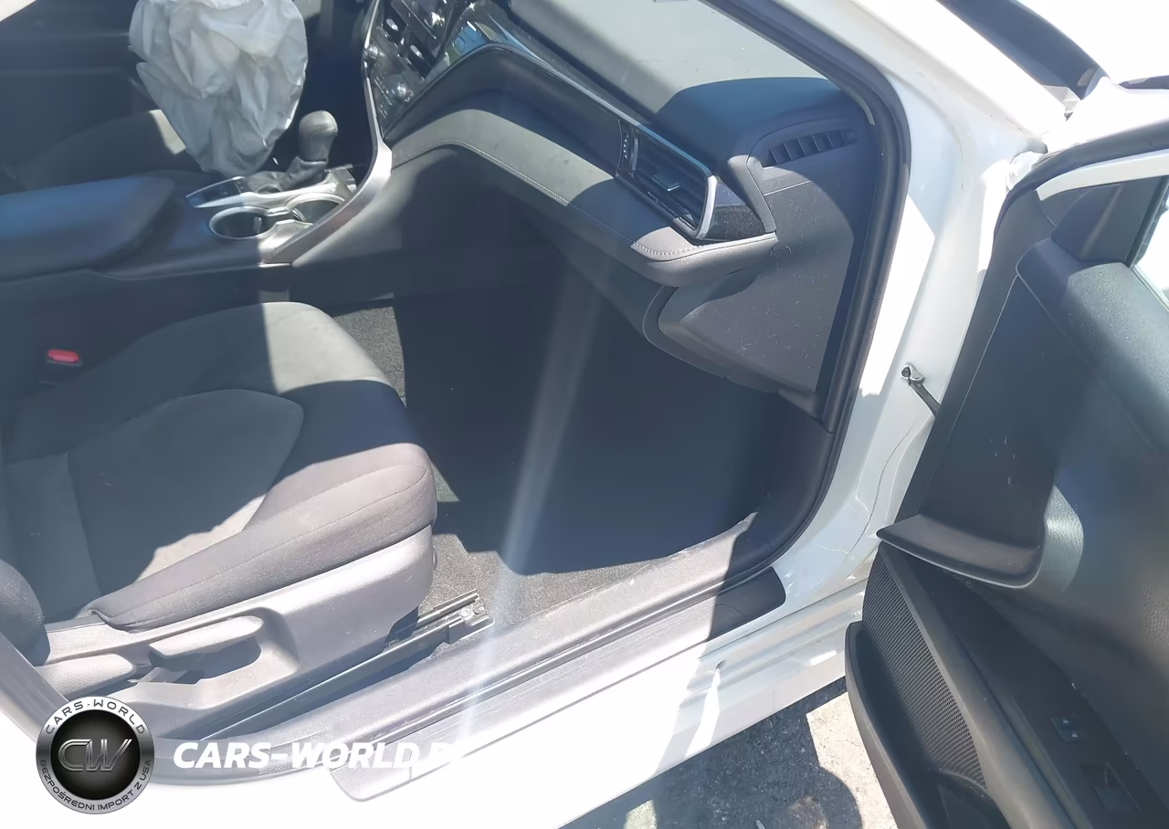2022 Toyota Camry Le Hybrid VIN:4T1C31AK2NU578011 - 5