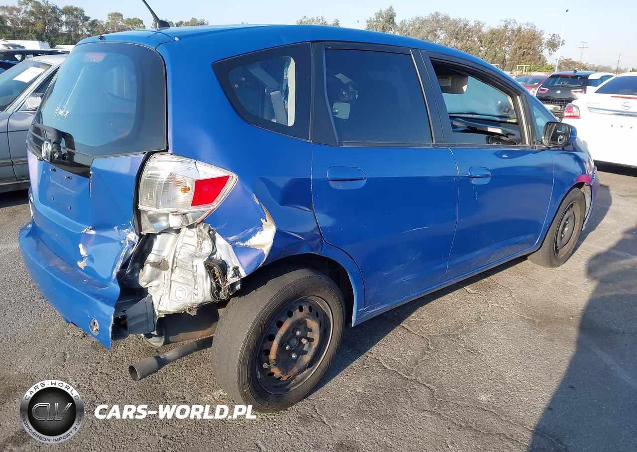 2012 Honda Fit VIN:JHMGE8H3XCC037619 - 4
