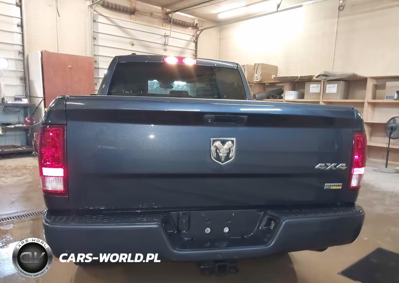 2019 Ram 1500 Classic Tradesman 4X4 5'7 Box VIN:1C6RR7KG7KS634405 - 17
