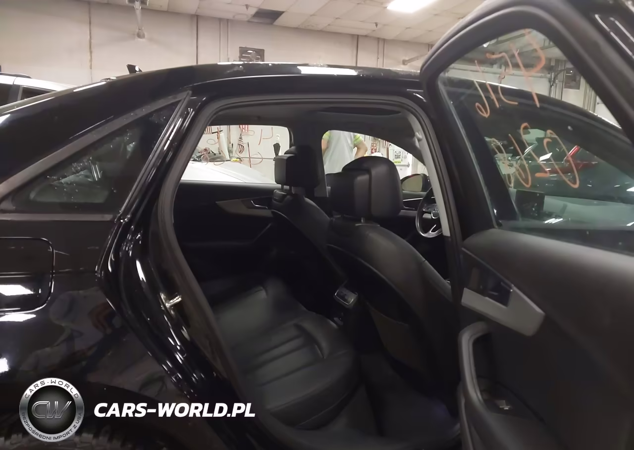 2017 Audi A4 2.0T Premium VIN:WAUANAF4XHN011797 - 8