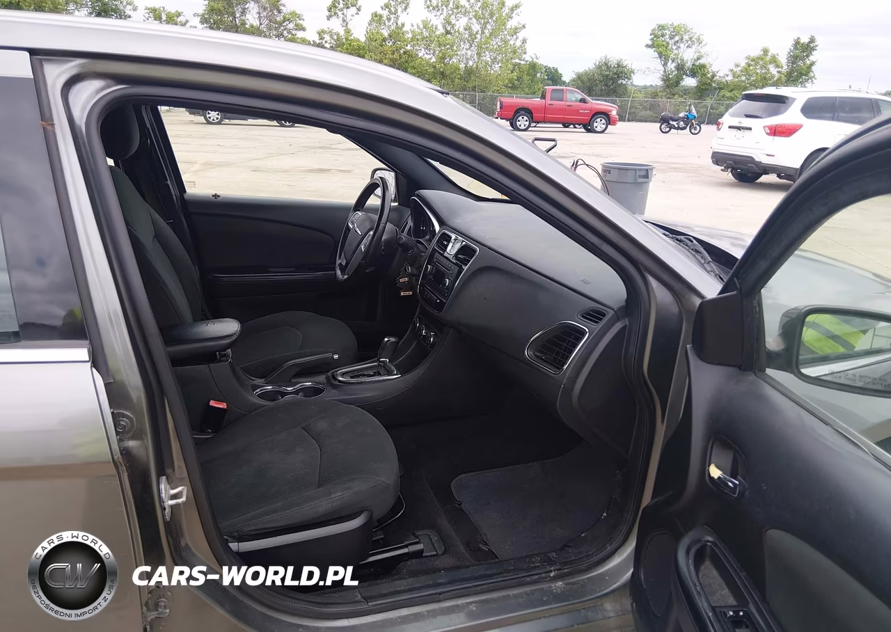 2012 Chrysler 200 Touring VIN:1C3CCBBB6CN164119 - 5
