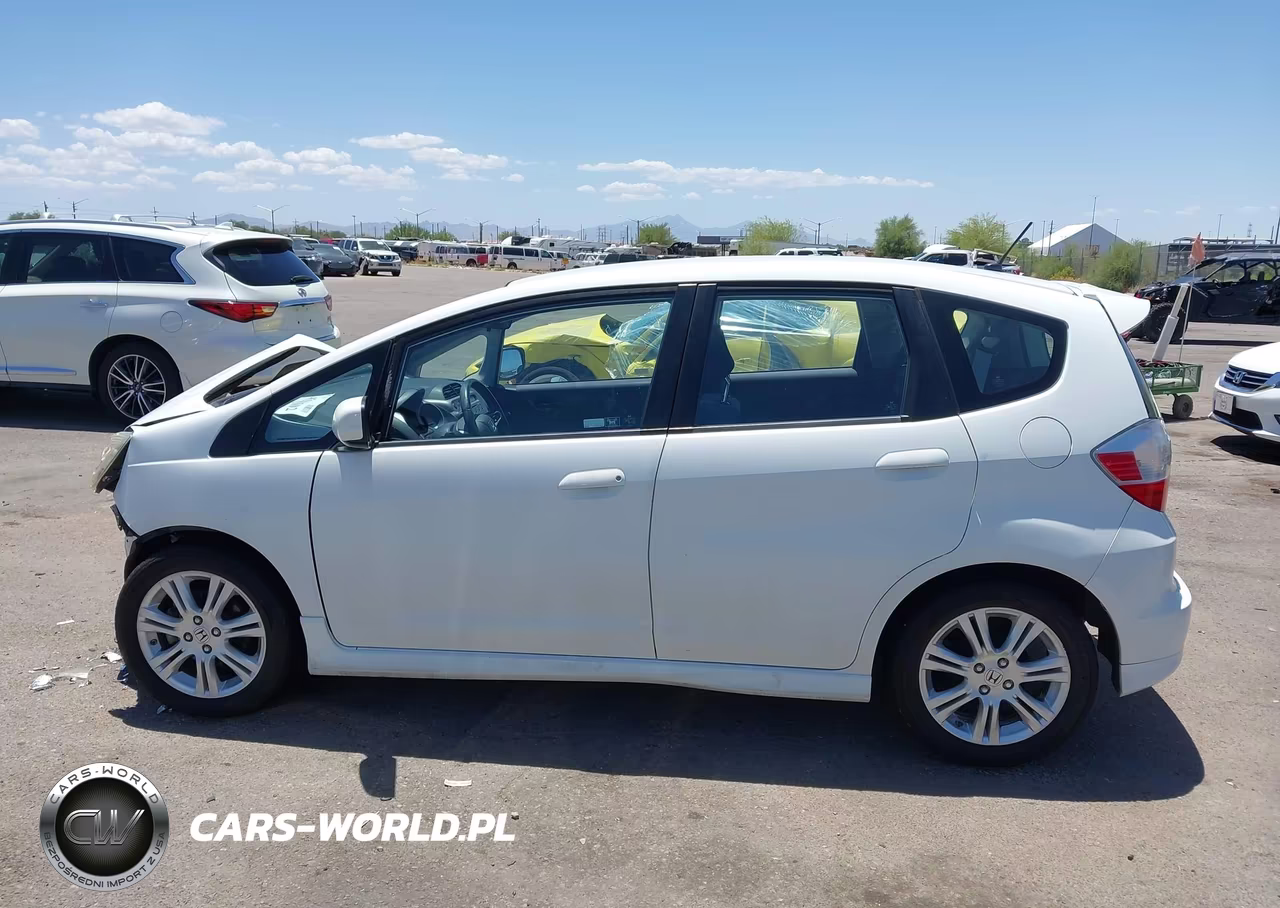 2010 Honda Fit Sport VIN:JHMGE8G40AS006473 - 15