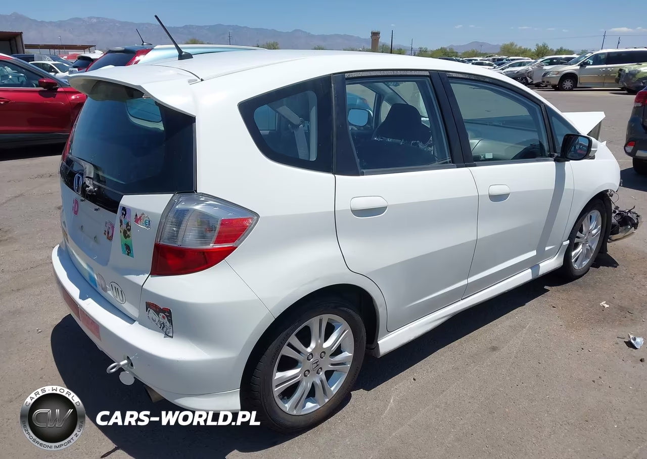 2010 Honda Fit Sport VIN:JHMGE8G40AS006473 - 4