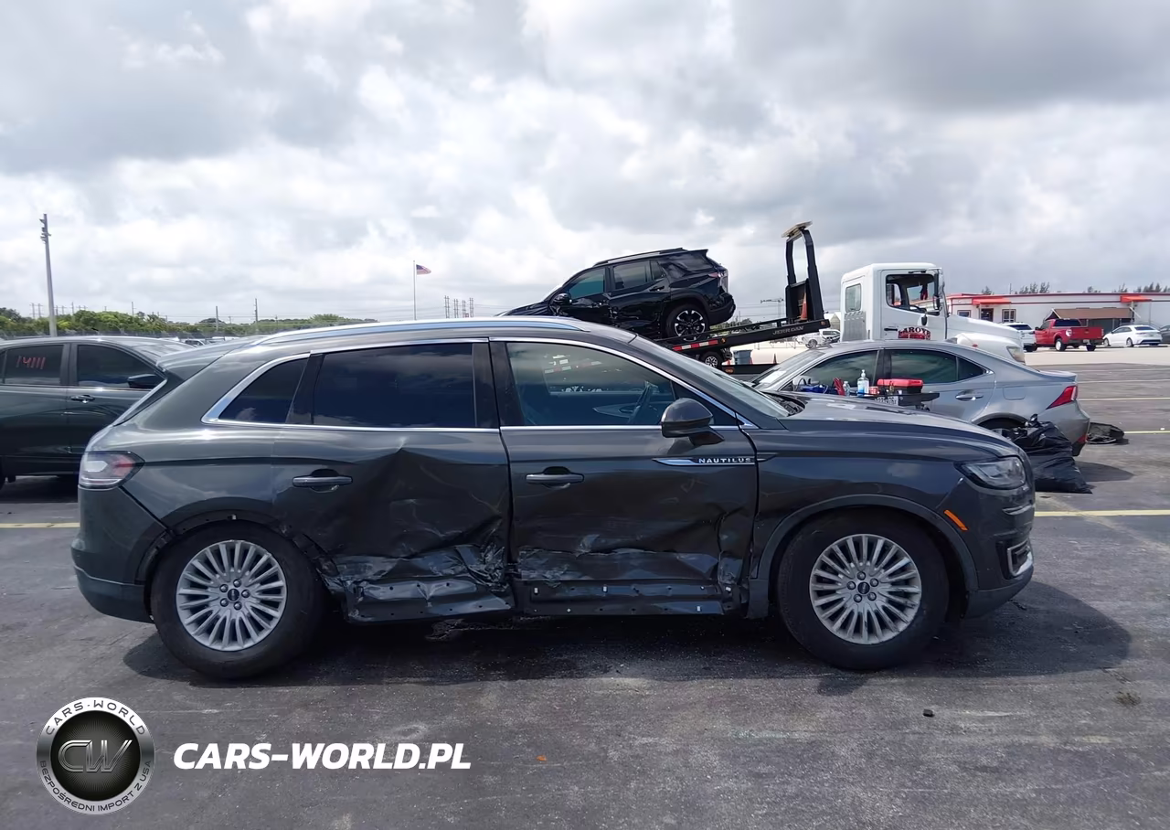 2019 Lincoln Nautilus Standard VIN:2LMPJ6J93KBL65334 - 13