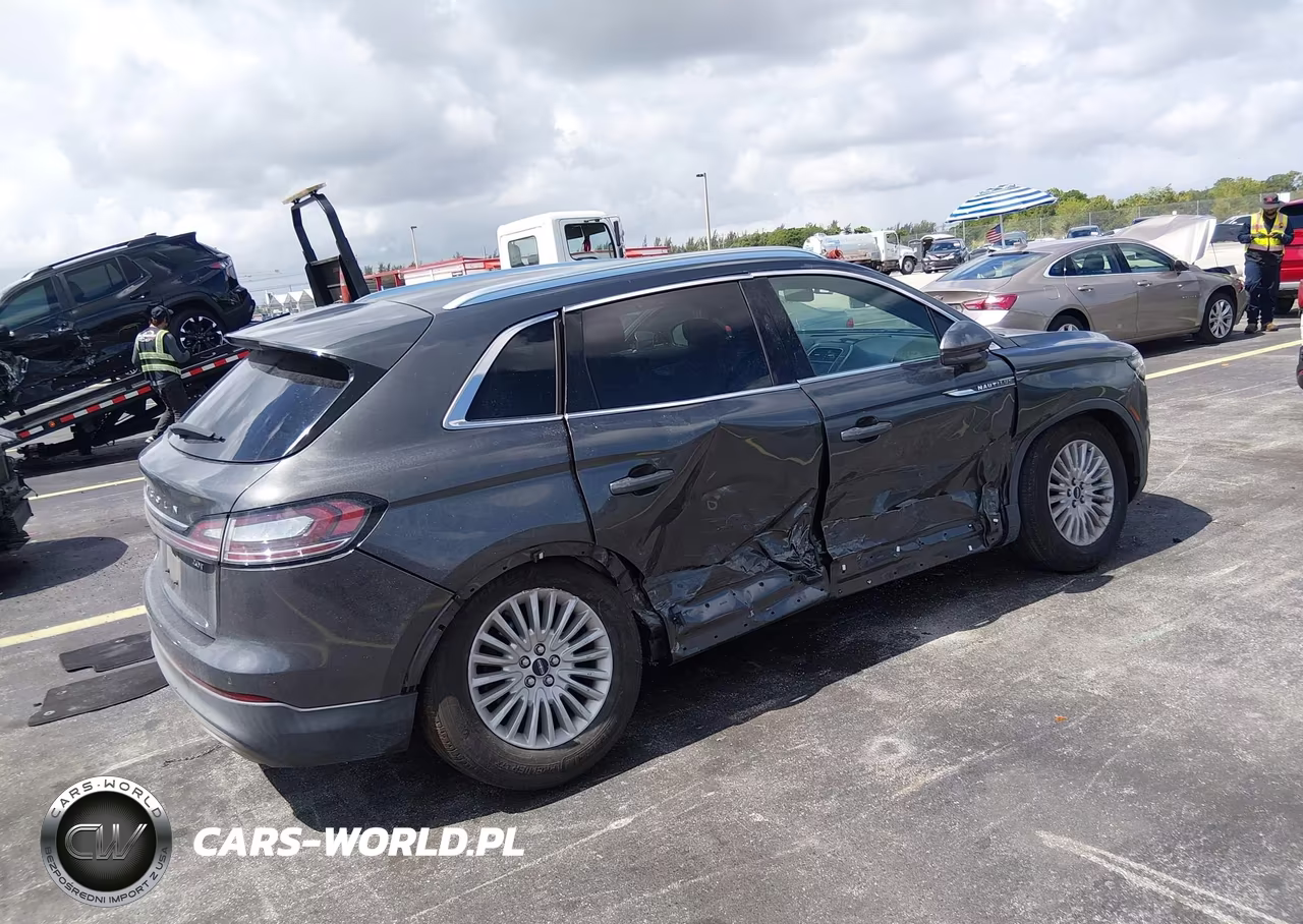 2019 Lincoln Nautilus Standard VIN:2LMPJ6J93KBL65334 - 4