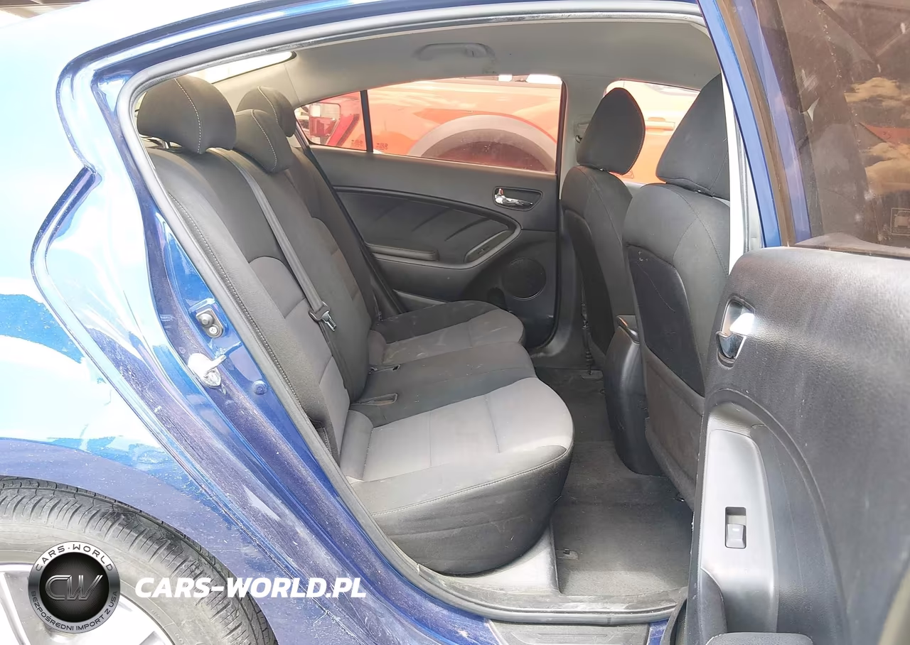 2018 Kia Forte S VIN:3KPFL4A74JE242948 - 8