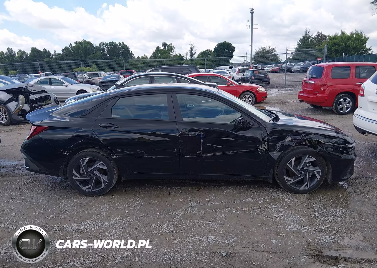 2025 Hyundai Elantra Sel Sport VIN:KMHLM4DG4SU060063 - 13