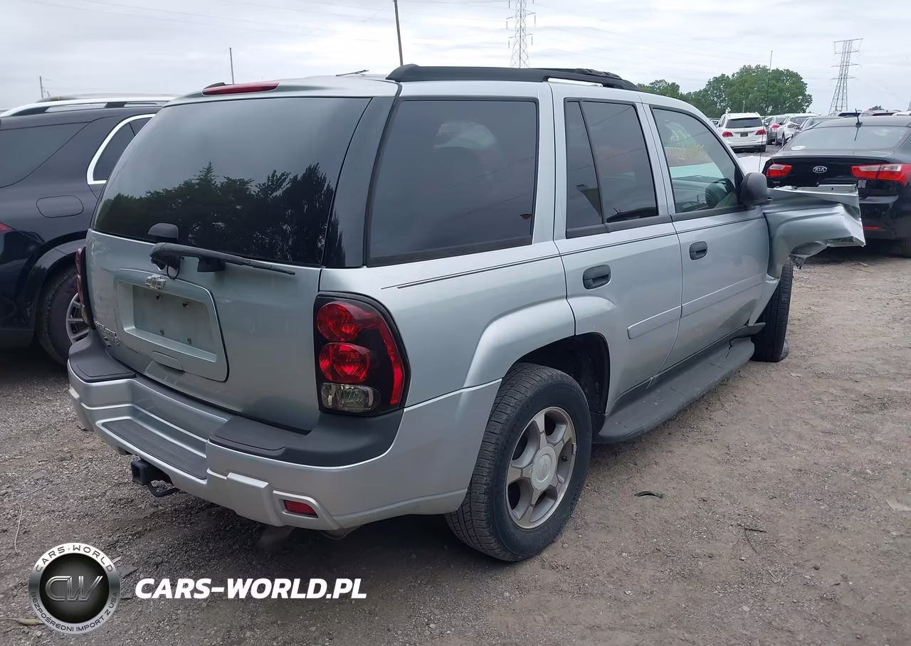 2007 Chevrolet Trailblazer Ls VIN:1GNDT13S672287765 - 4