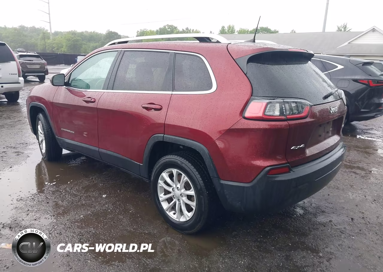 2019 Jeep Cherokee Latitude 4X4 VIN:1C4PJMCB2KD472891 - 3