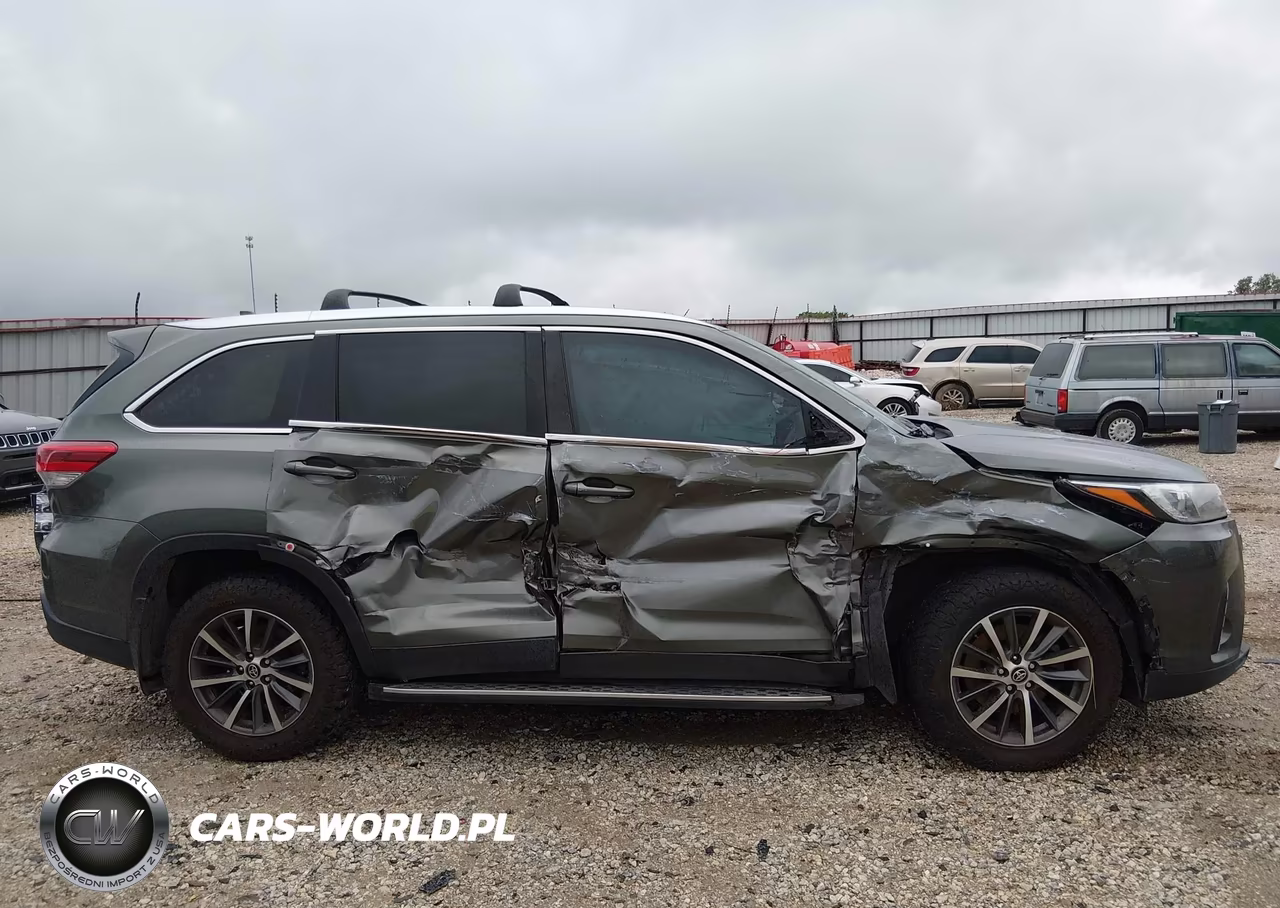 2019 Toyota Highlander Xle VIN:5TDKZRFH9KS298242 - 13