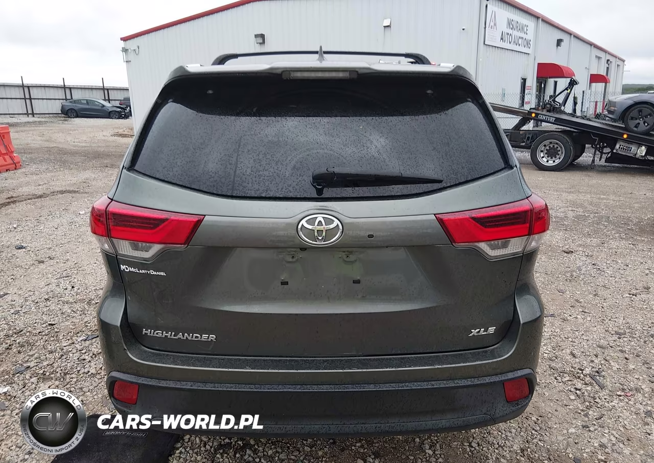 2019 Toyota Highlander Xle VIN:5TDKZRFH9KS298242 - 16