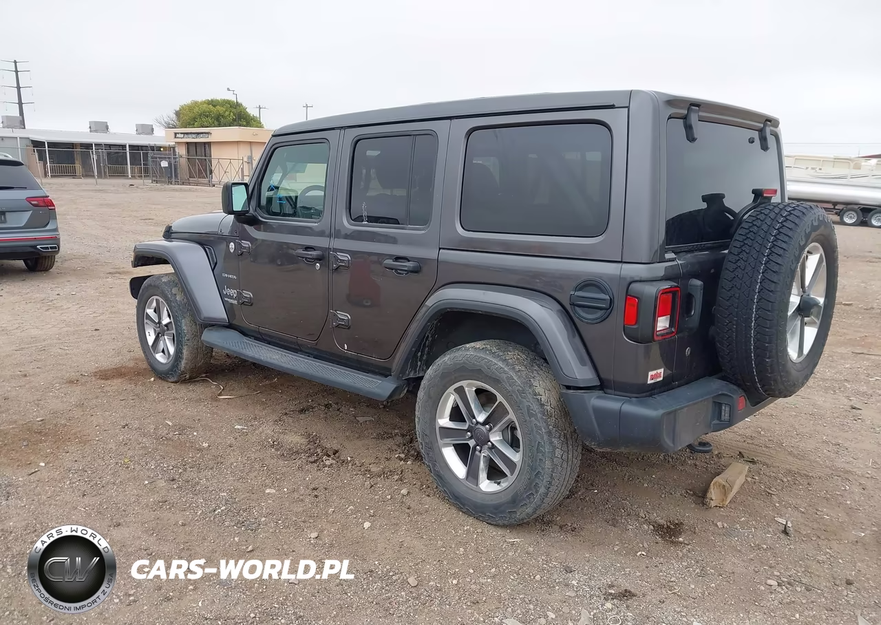 2020 Jeep Wrangler Unlimited Sahara 4X4 VIN:1C4HJXEN1LW180460 - 3