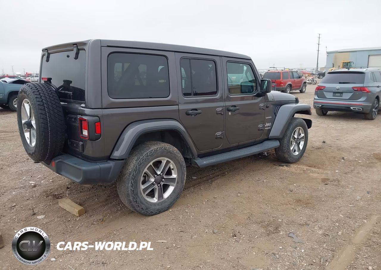 2020 Jeep Wrangler Unlimited Sahara 4X4 VIN:1C4HJXEN1LW180460 - 4