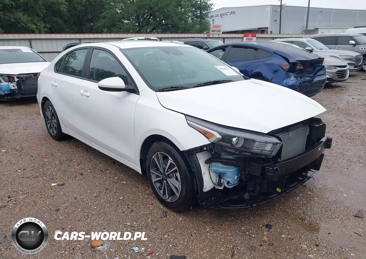 2024 Kia Forte Lxs