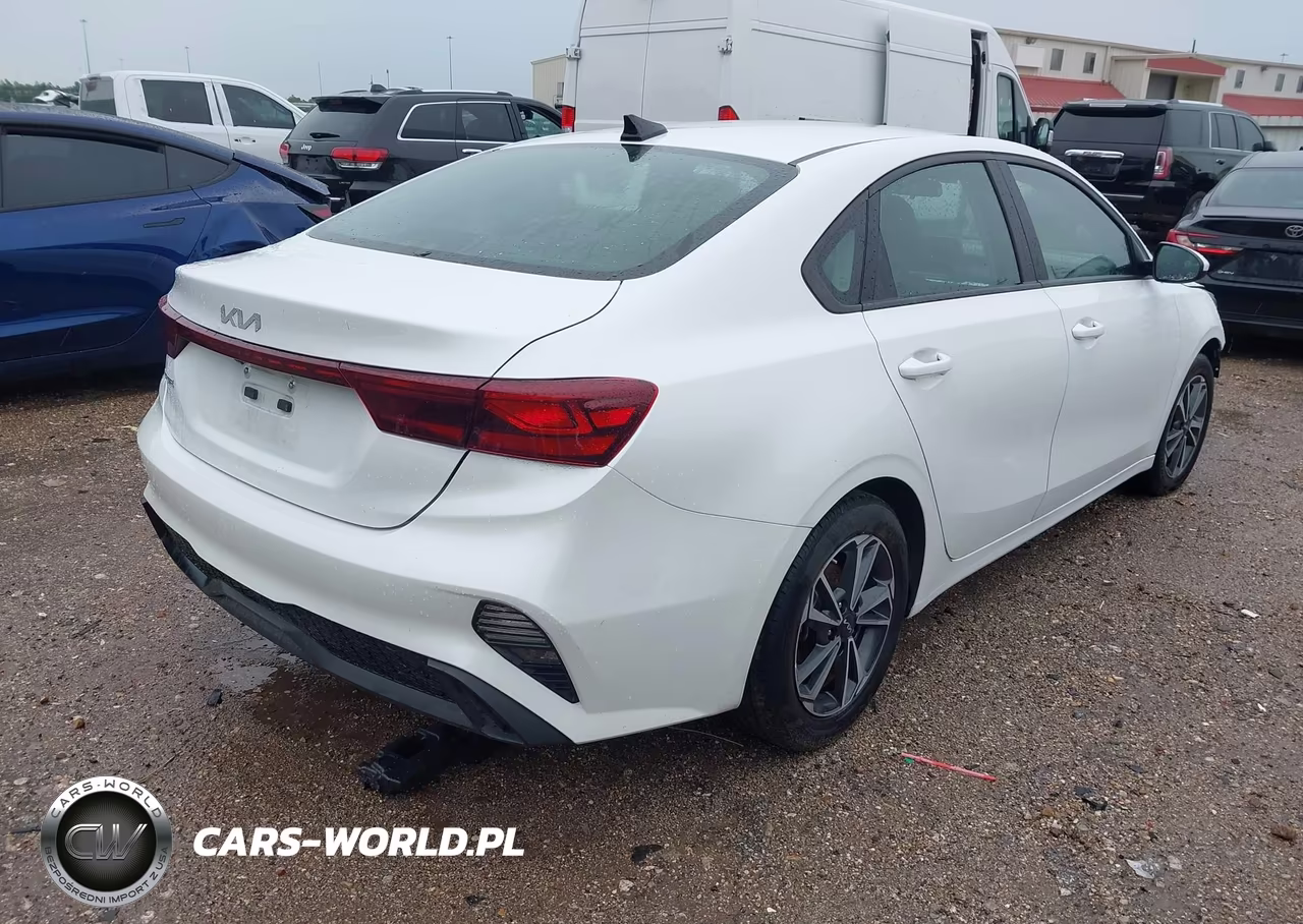 2024 Kia Forte Lxs VIN:3KPF24AD2RE734284 - 4