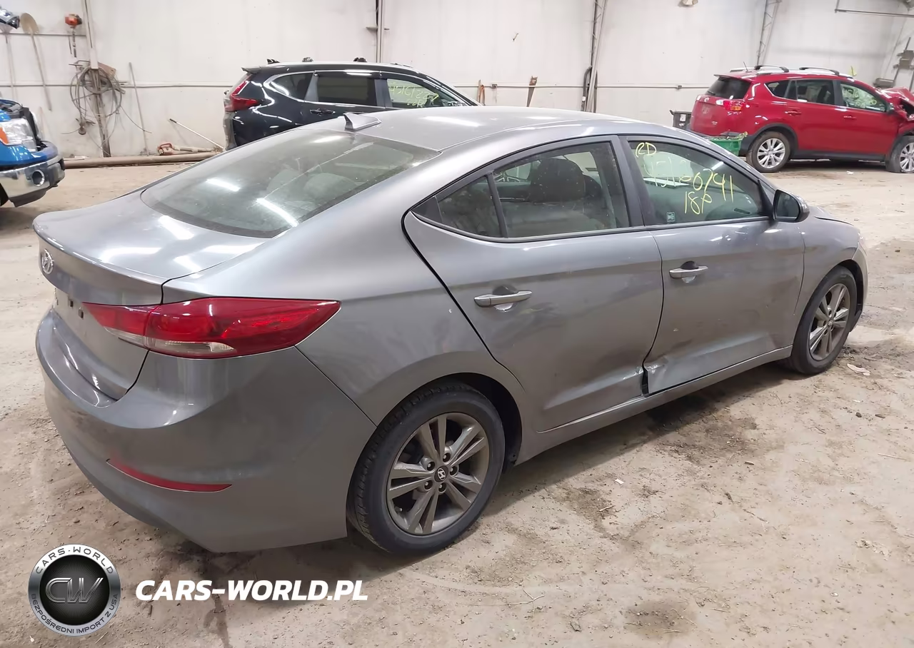 2018 Hyundai Elantra Sel VIN:5NPD84LF6JH322082 - 4