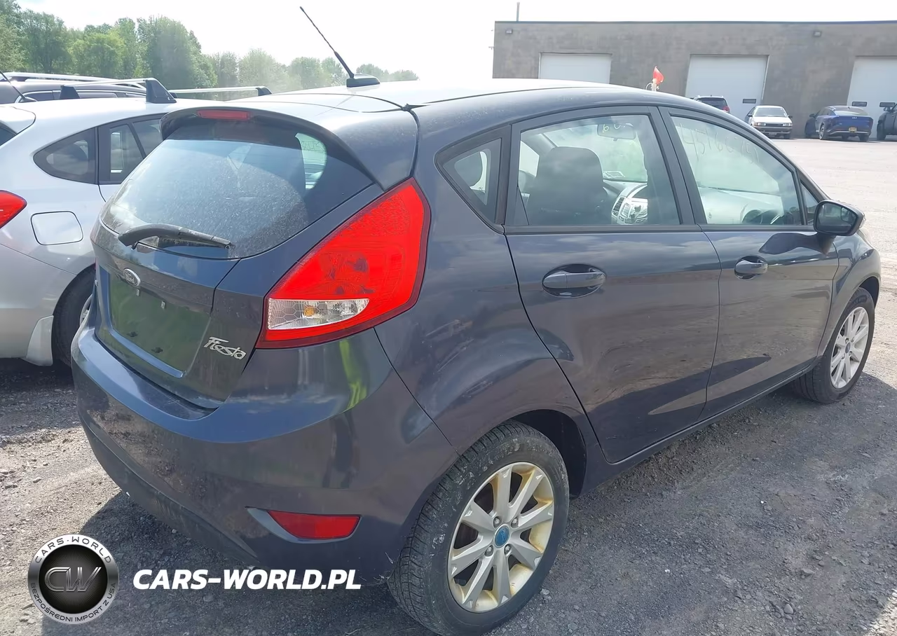 2013 Ford Fiesta Se VIN:3FADP4EJ3DM173834 - 4