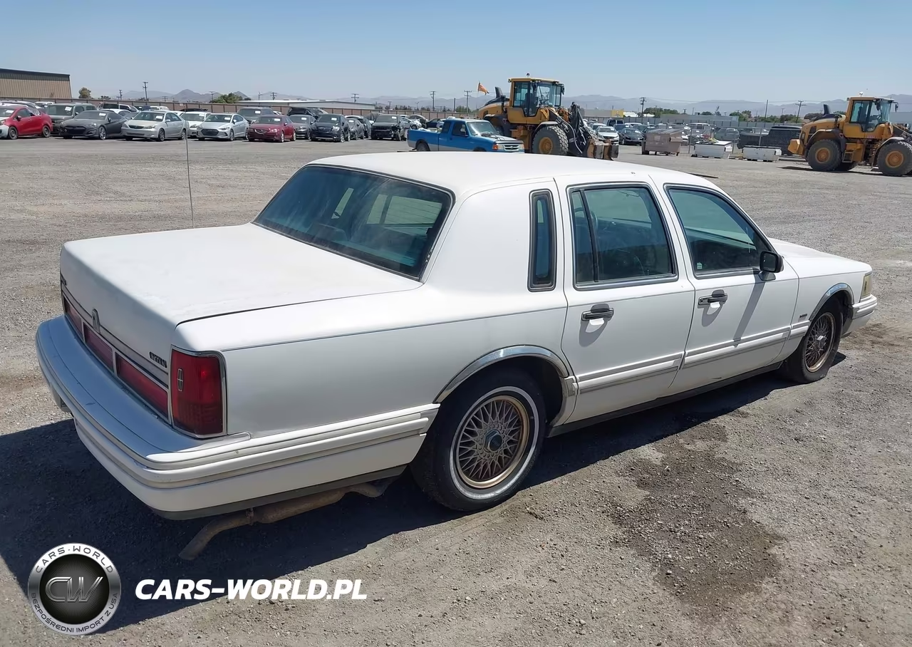 1994 Lincoln Town Car Executive VIN:1LNLM81W1RY708576 - 4