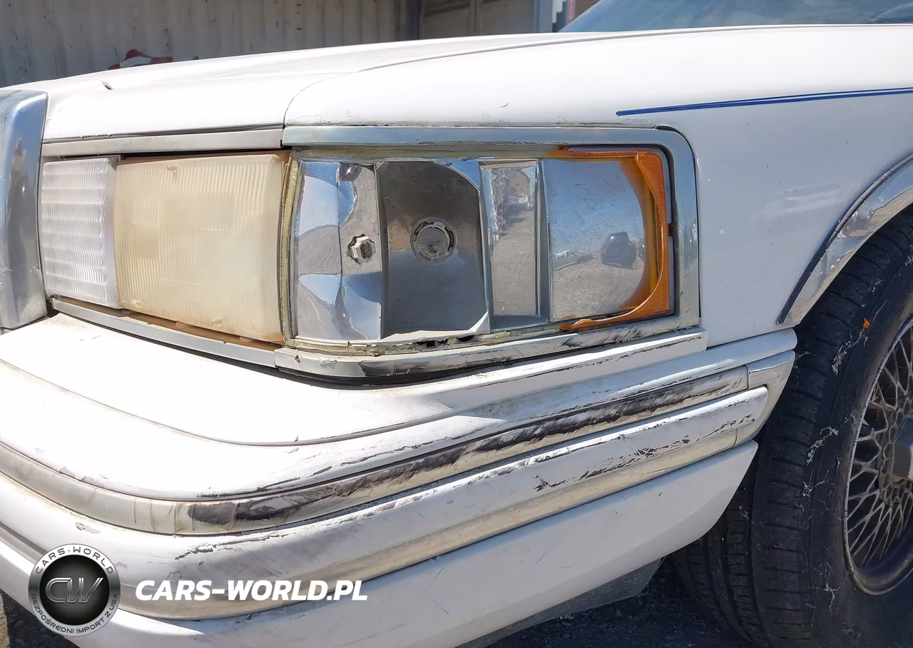 1994 Lincoln Town Car Executive VIN:1LNLM81W1RY708576 - 6