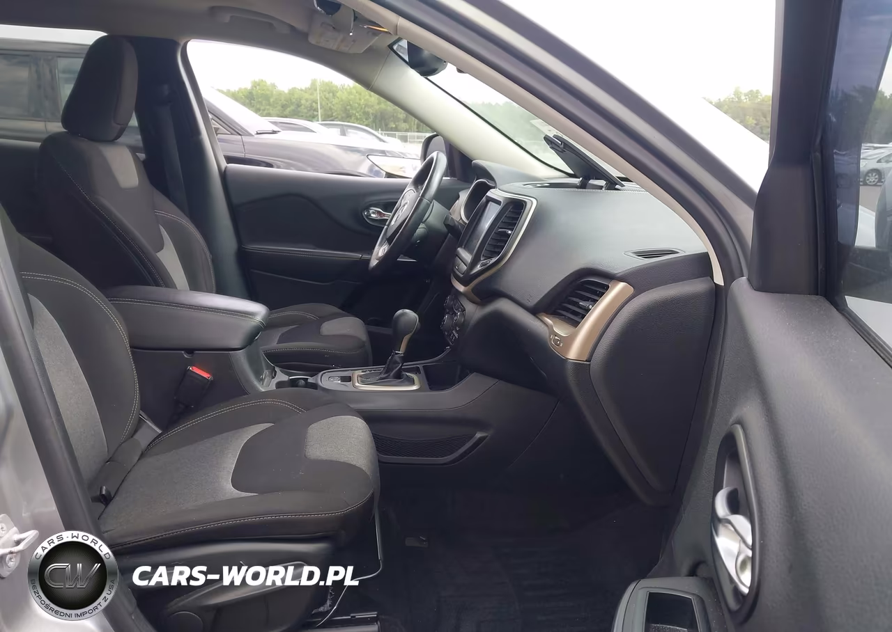 2014 Jeep Cherokee Latitude VIN:1C4PJLCB6EW231192 - 5