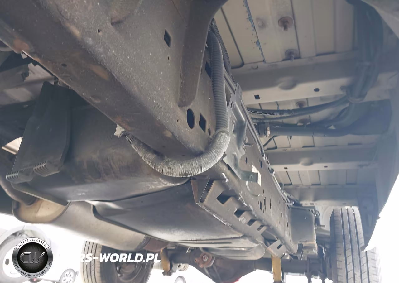 2019 Chevrolet Express 2500 Work Van VIN:1GCWGAFPXK1332556 - 17