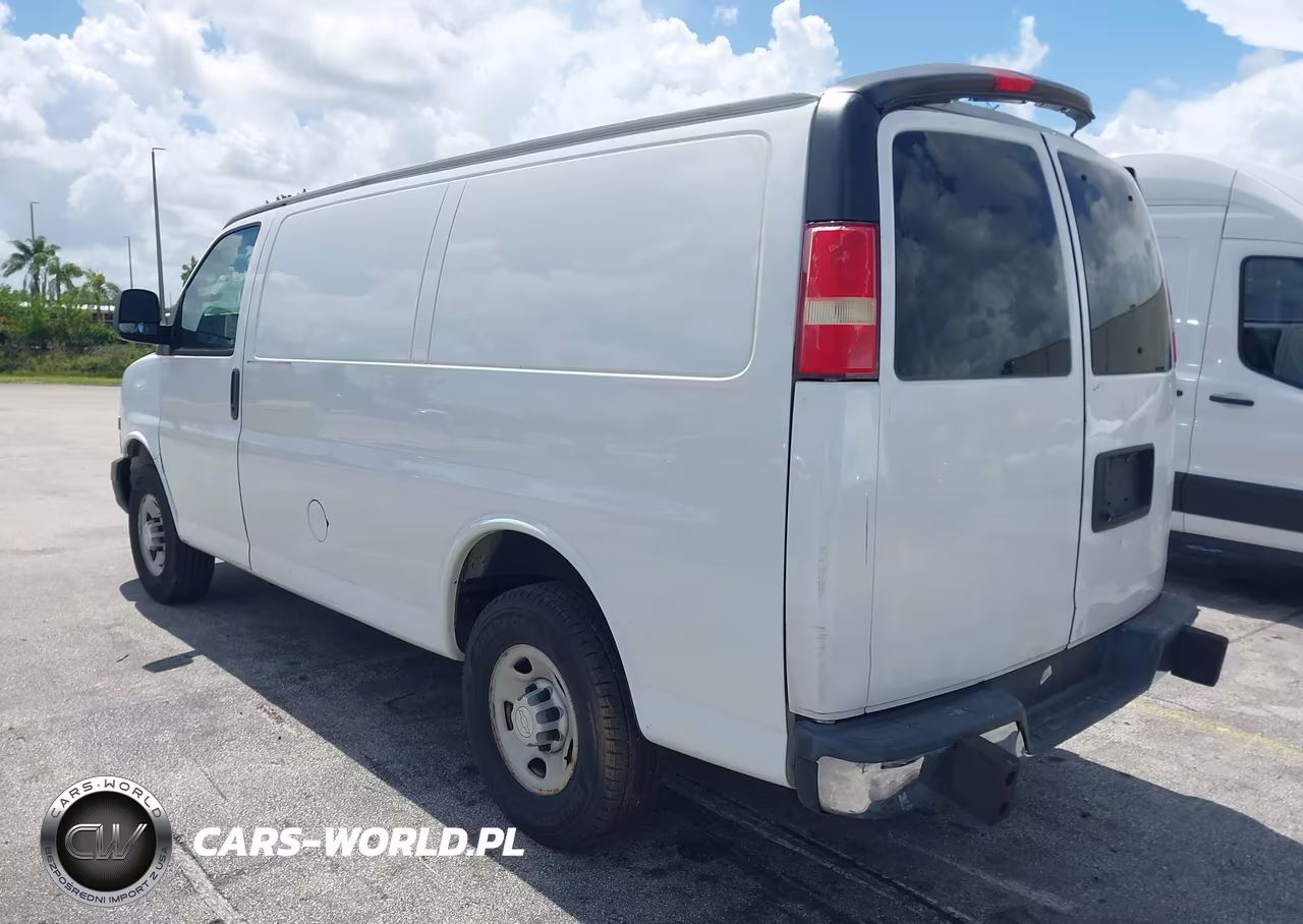 2019 Chevrolet Express 2500 Work Van VIN:1GCWGAFPXK1332556 - 3