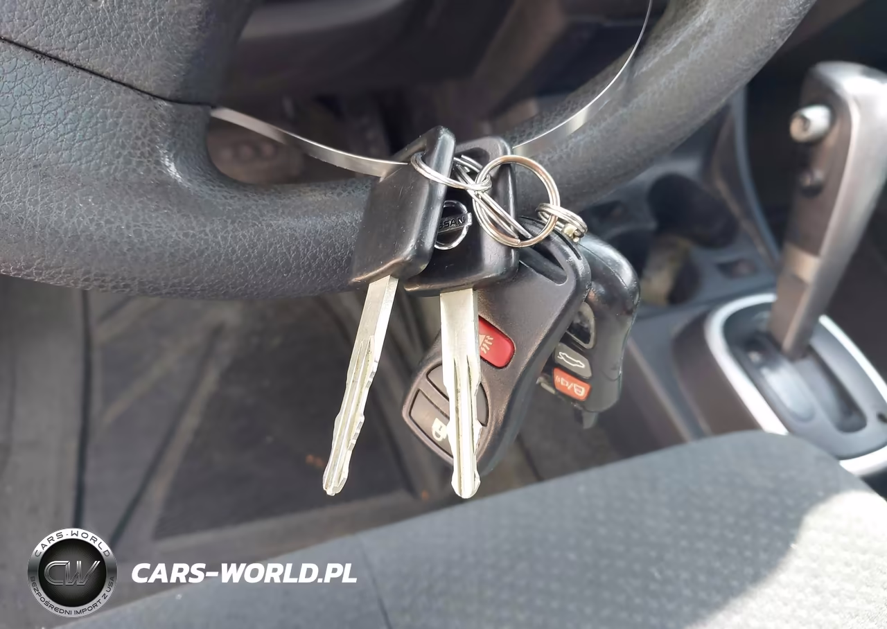2010 Nissan Versa 1.8S VIN:3N1BC1CPXAL362147 - 11