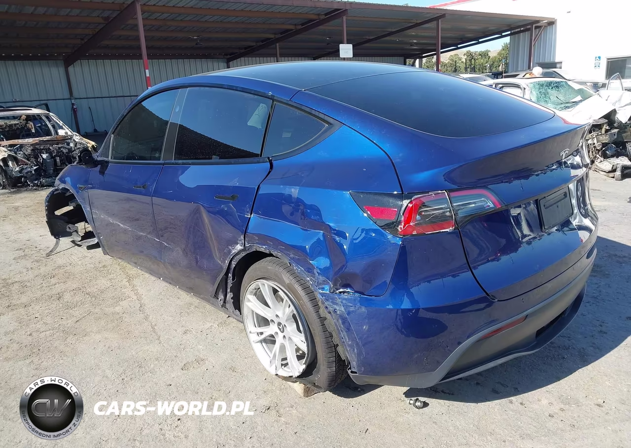 2023 Tesla Model Y Awd-Long Range Dual Motor All-Wheel Drive VIN:7SAYGDEE8PF807570 - 3