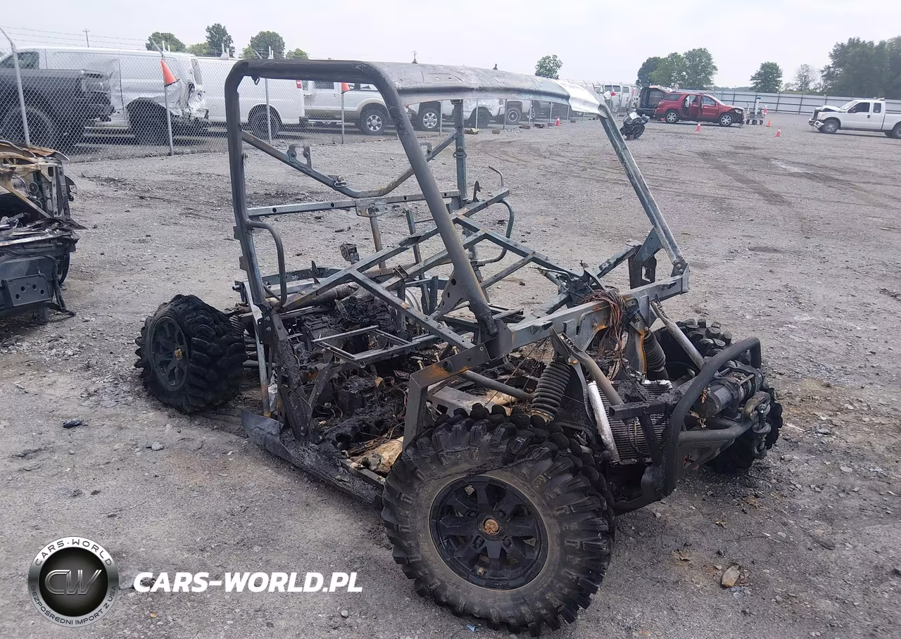 2023 Can-Am Defender X Mr Hd10