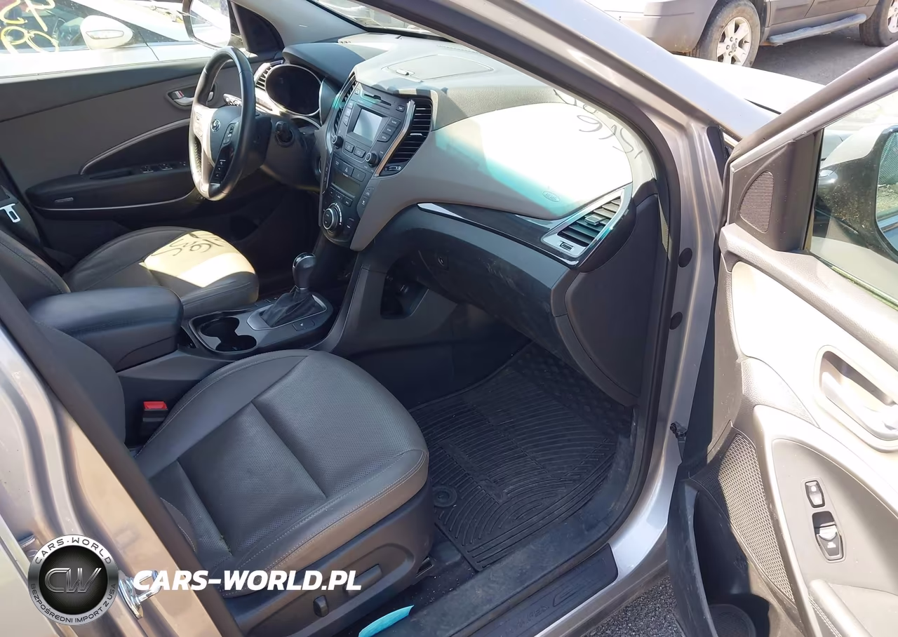 2016 Hyundai Santa Fe Se VIN:KM8SN4HF3GU155750 - 5