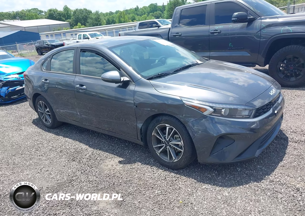 2023 Kia Forte Lxs – zdjęcie 1 z 16