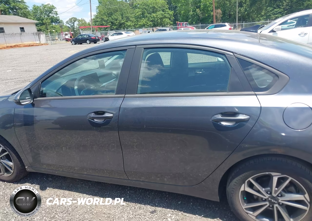 2023 Kia Forte Lxs VIN:3KPF24AD4PE631137 - 14