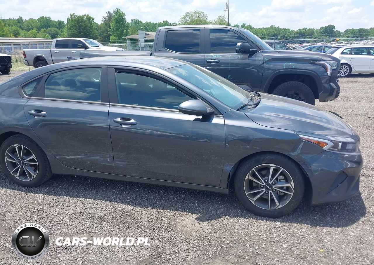 2023 Kia Forte Lxs VIN:3KPF24AD4PE631137 - 6