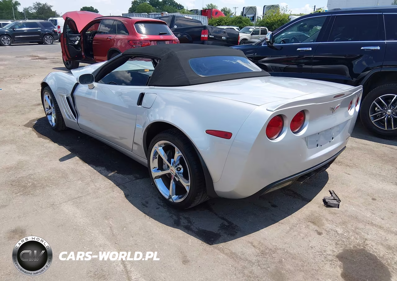 2010 Chevrolet Corvette Grand Sport VIN:1G1YW3DW8A5108042 - 3