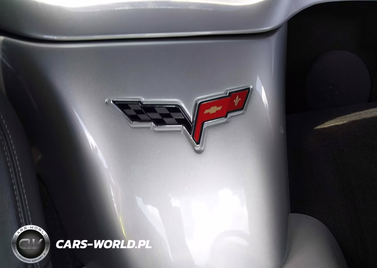 2010 Chevrolet Corvette Grand Sport VIN:1G1YW3DW8A5108042 - 8