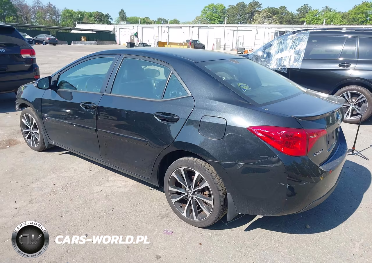 2019 Toyota Corolla Se VIN:2T1BURHE4KC186328 - 3