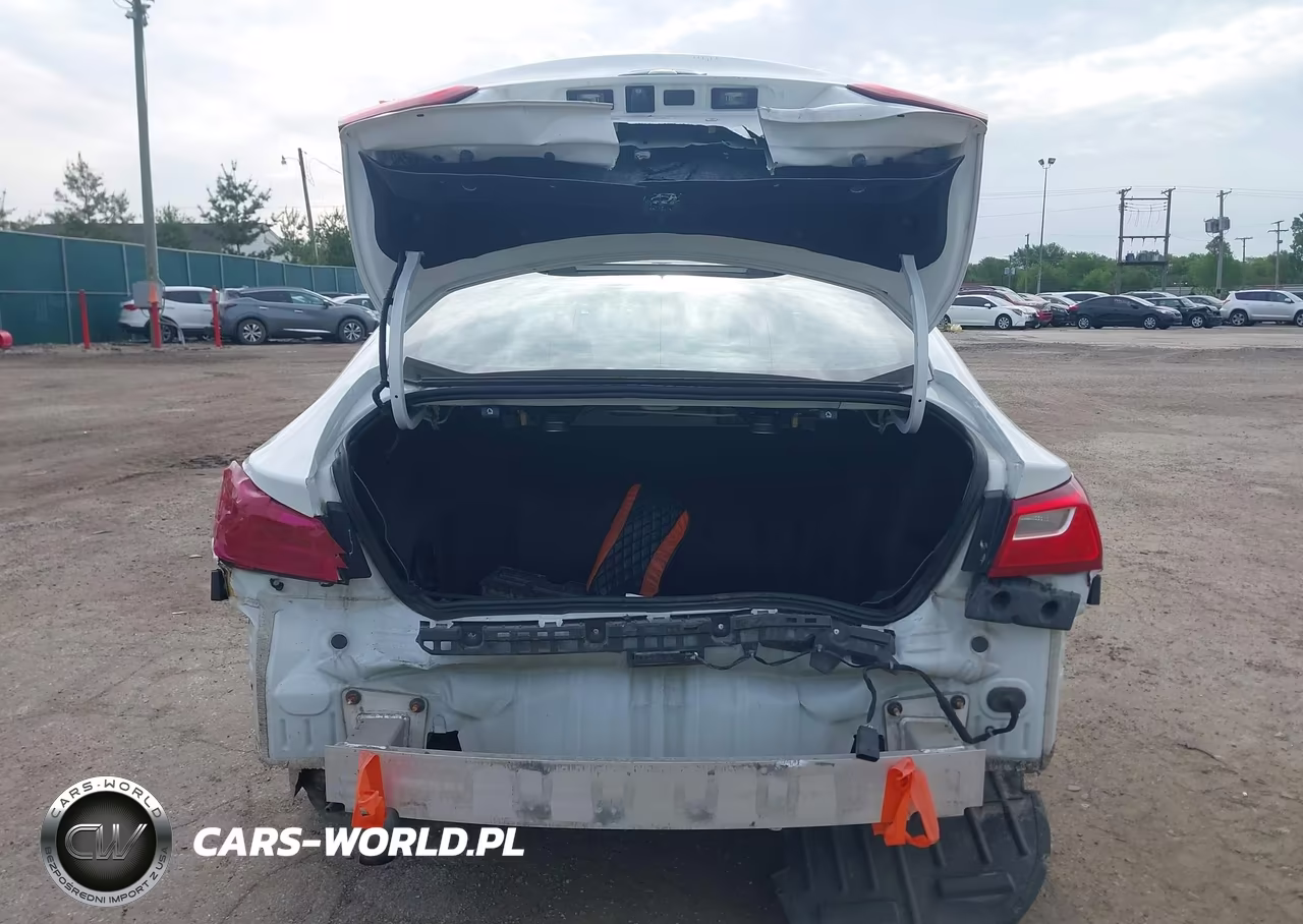 2018 Chevrolet Malibu Hybrid VIN:1G1ZF5SUXJF118969 - 16