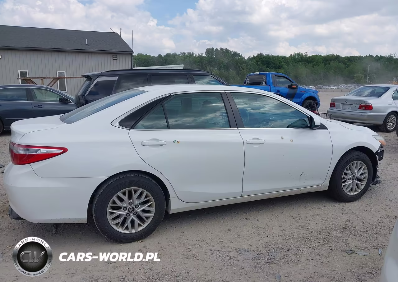 2017 Toyota Camry Le VIN:4T1BF1FK2HU646226 - 14