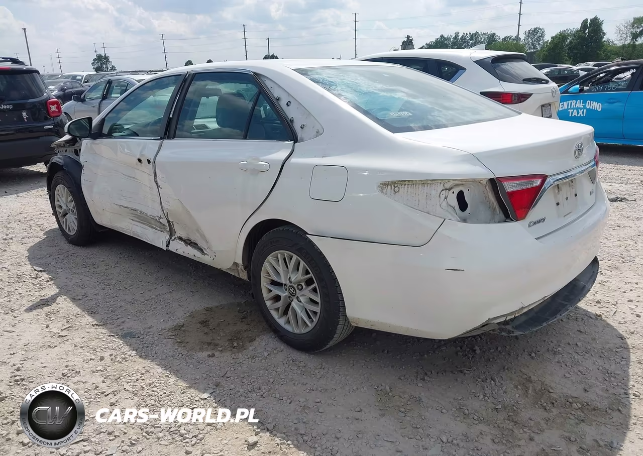 2017 Toyota Camry Le VIN:4T1BF1FK2HU646226 - 3